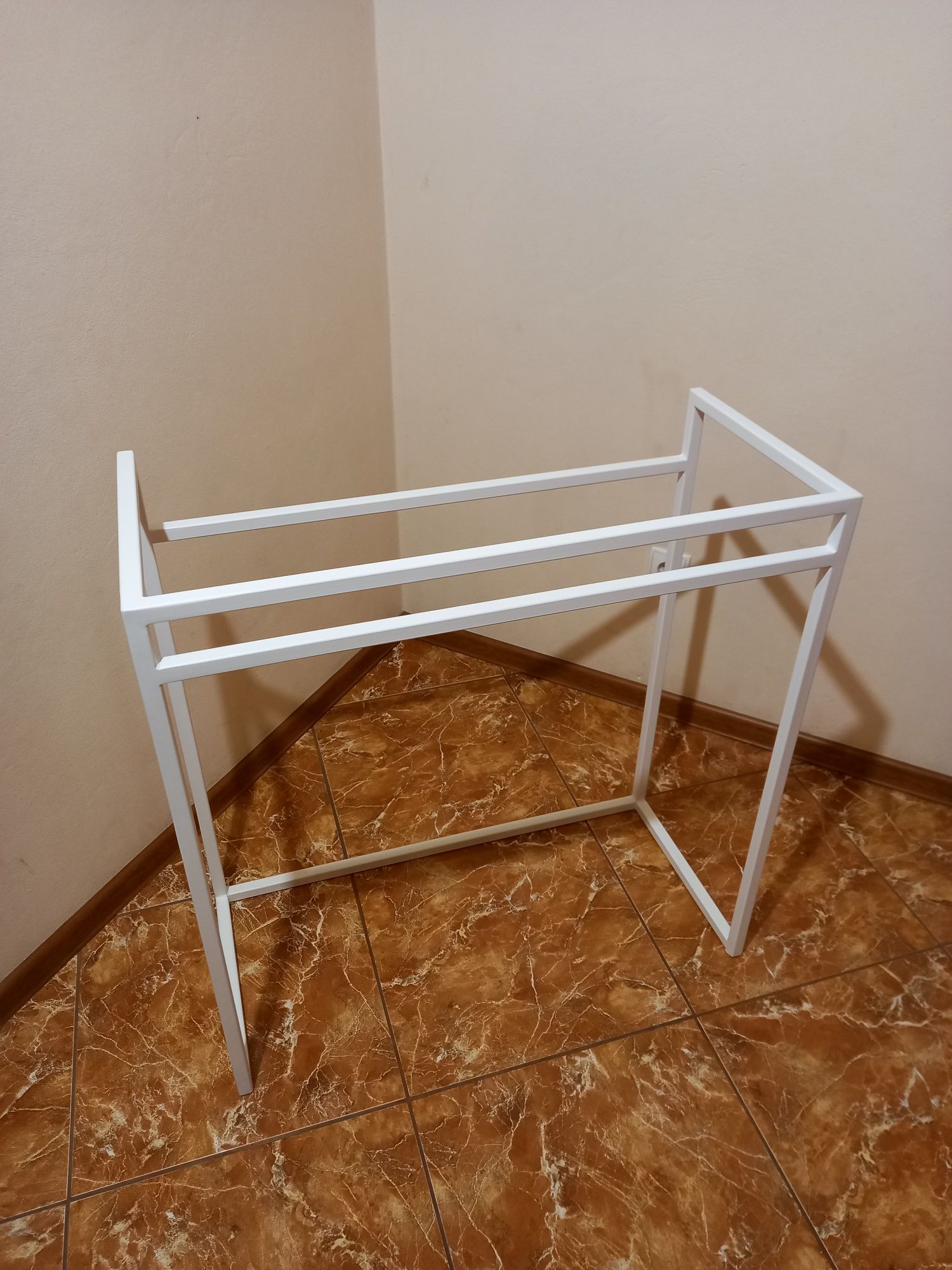 Konsola pod umywalkę