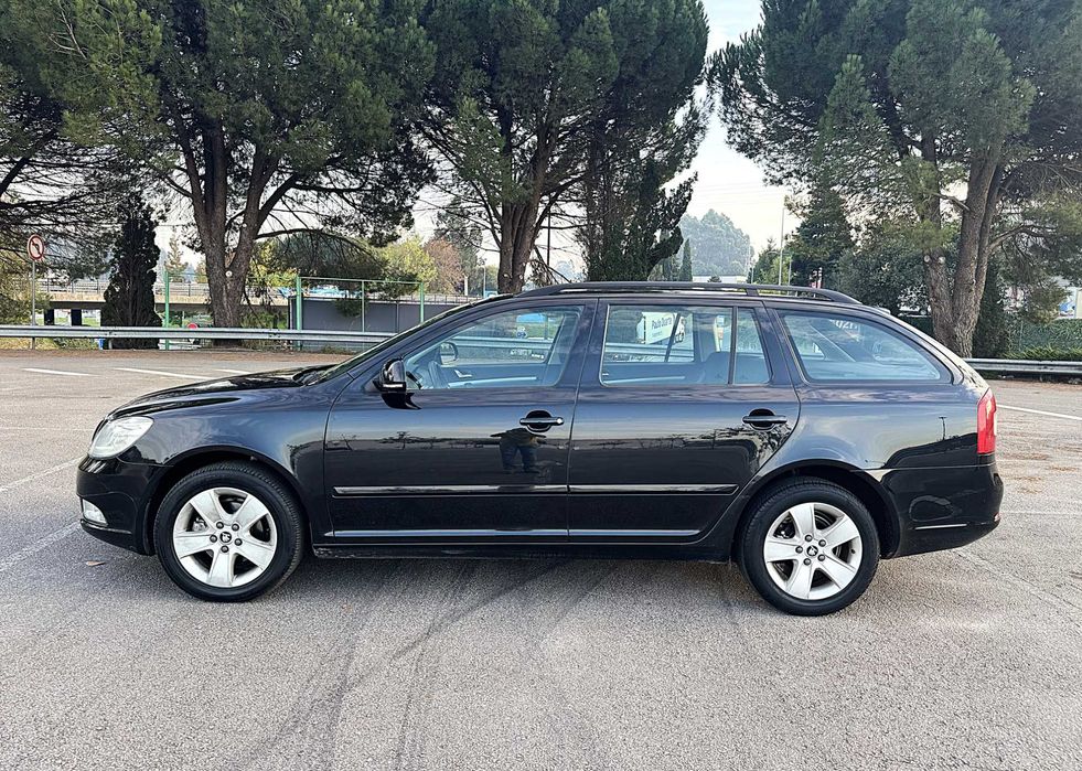 Skoda Octavia 1.6 Tdi SportLine C/Nova
