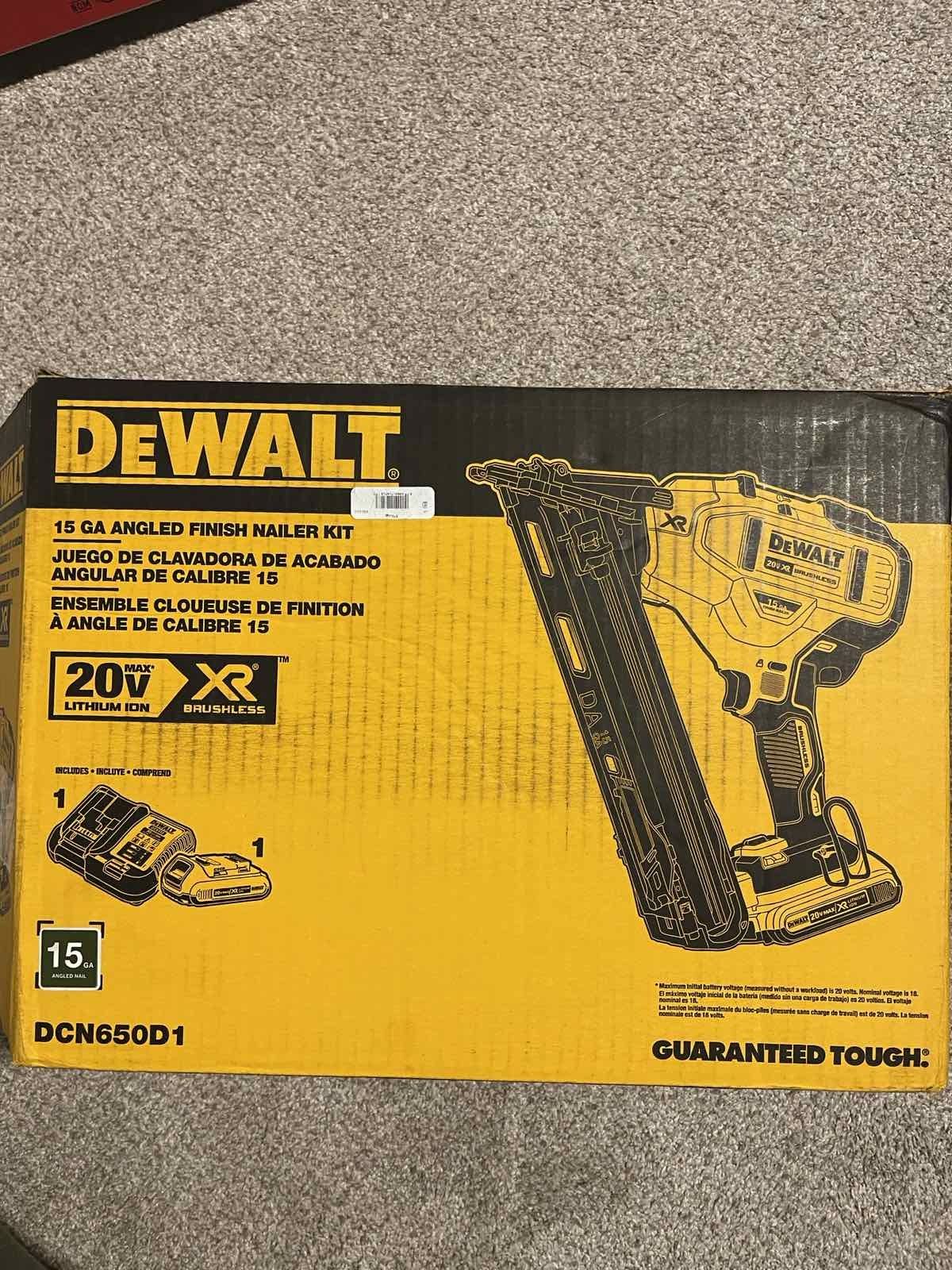 DeWALT Нейлер модель DCN650D1 iз США.