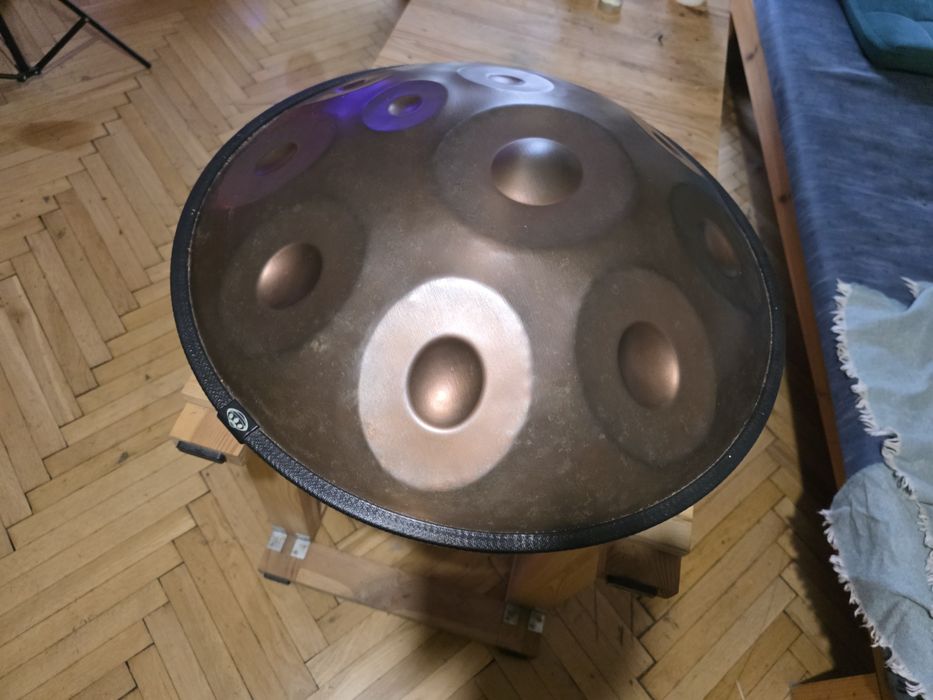 Handpan 432 Hz – 12 nut, D minor, 22 cale – z pokrowcem