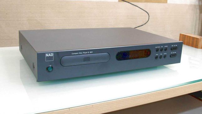 NAD C521i - Leitor de Cd's