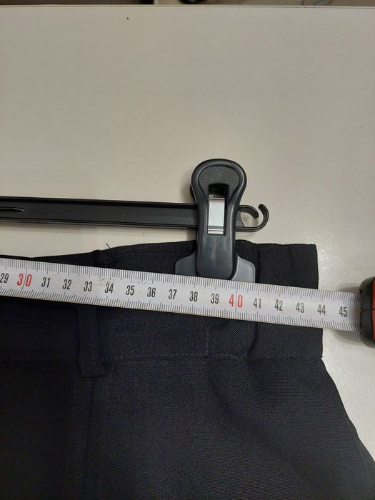 Długa elegancka czarna spódnica z rozporkiem plus size