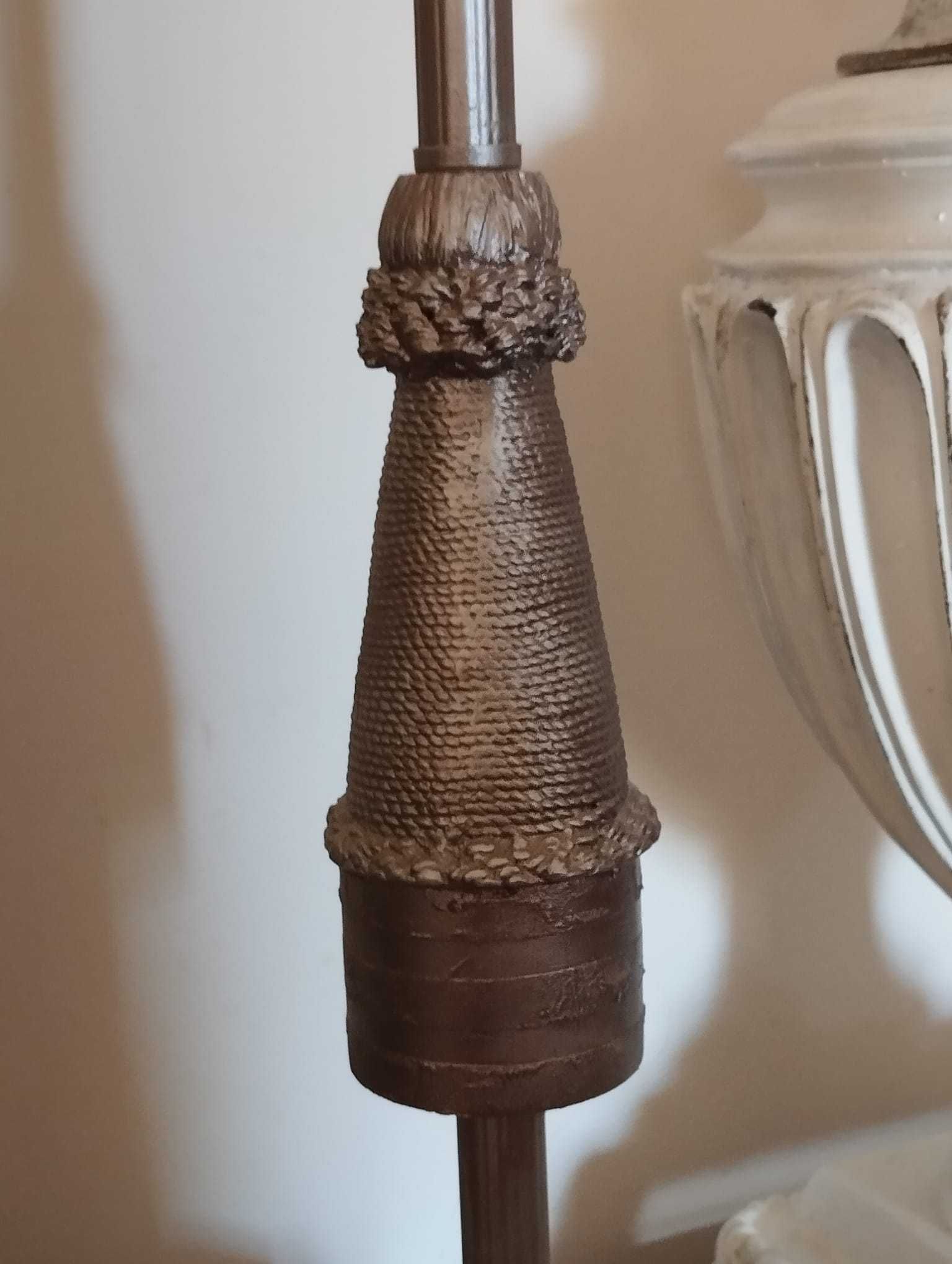 Candeeiros de Mesa Grandes