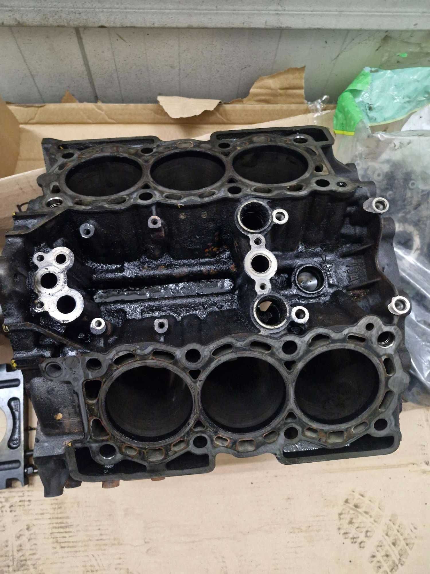 blok, wał Land Rover Discovery 4 silnik 3,0 306 dt - części do naprawy