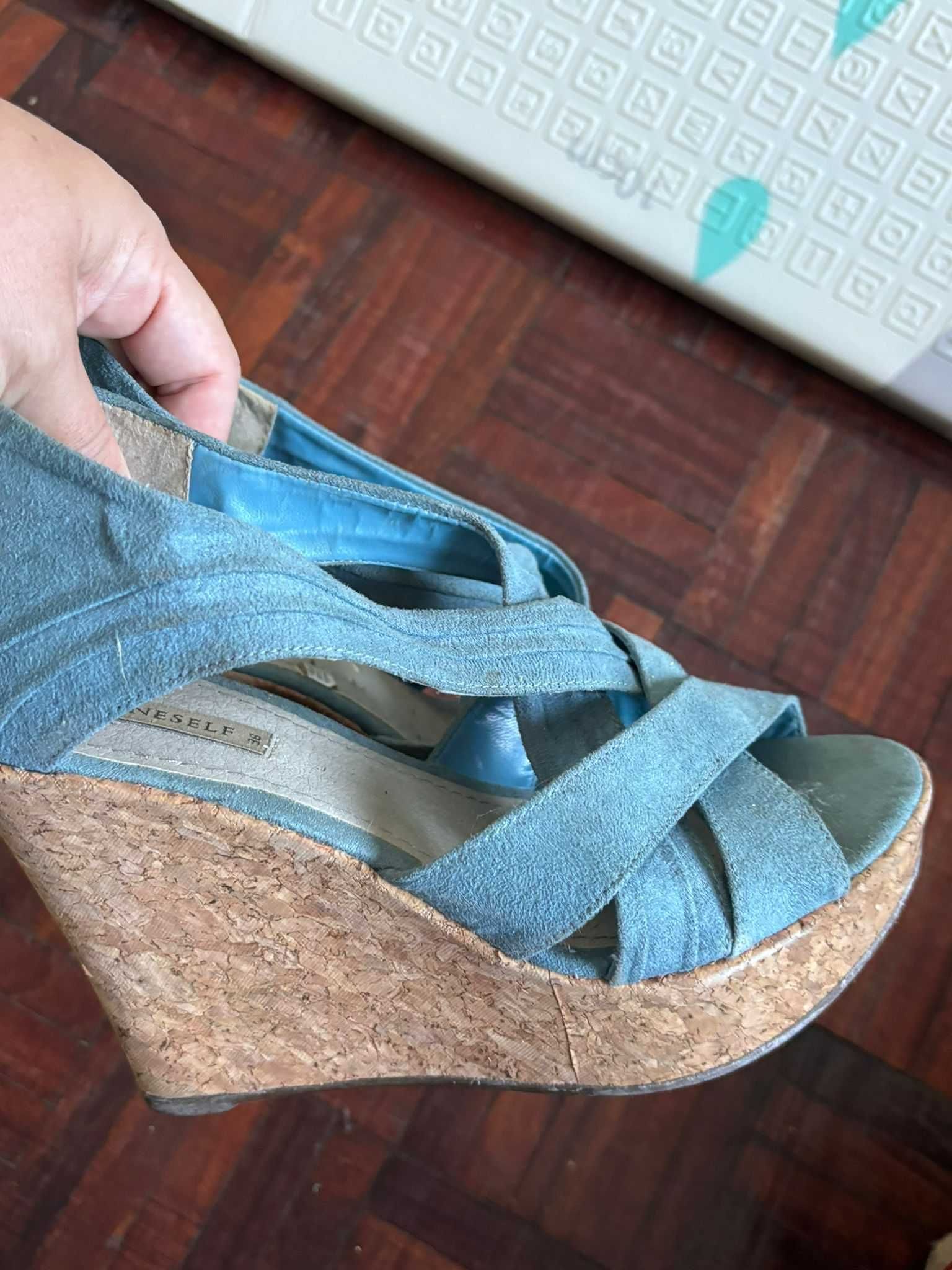 Sapatos altos para mulheres
