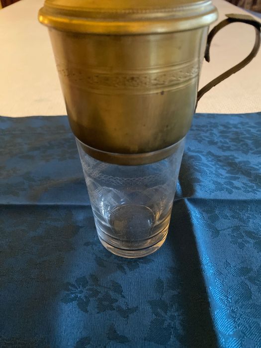 Antigo Copo com coador chá