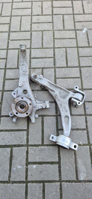 Volvo V60 S60 23r Zwrotnica Wahacz Lewa Strona Przód