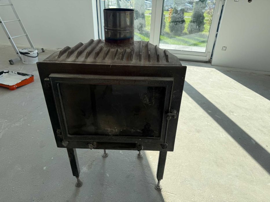 Wkład kominkowy ze stojakiem