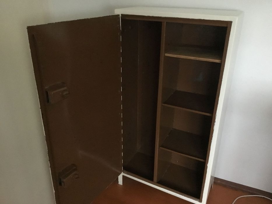 szafa metalowa bez skarbczyka z czasów PRL
