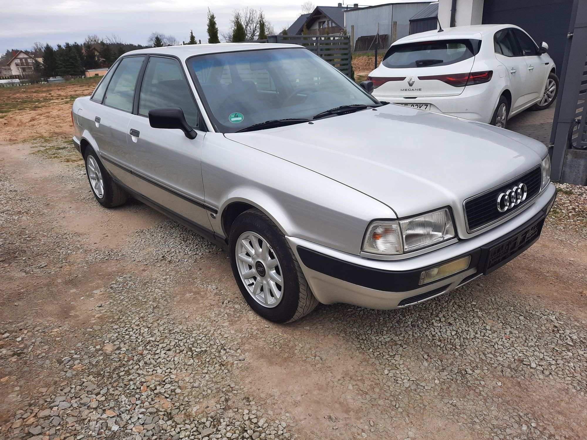 Audi 80 2.0 bęzyna BARDZO ŁADNA