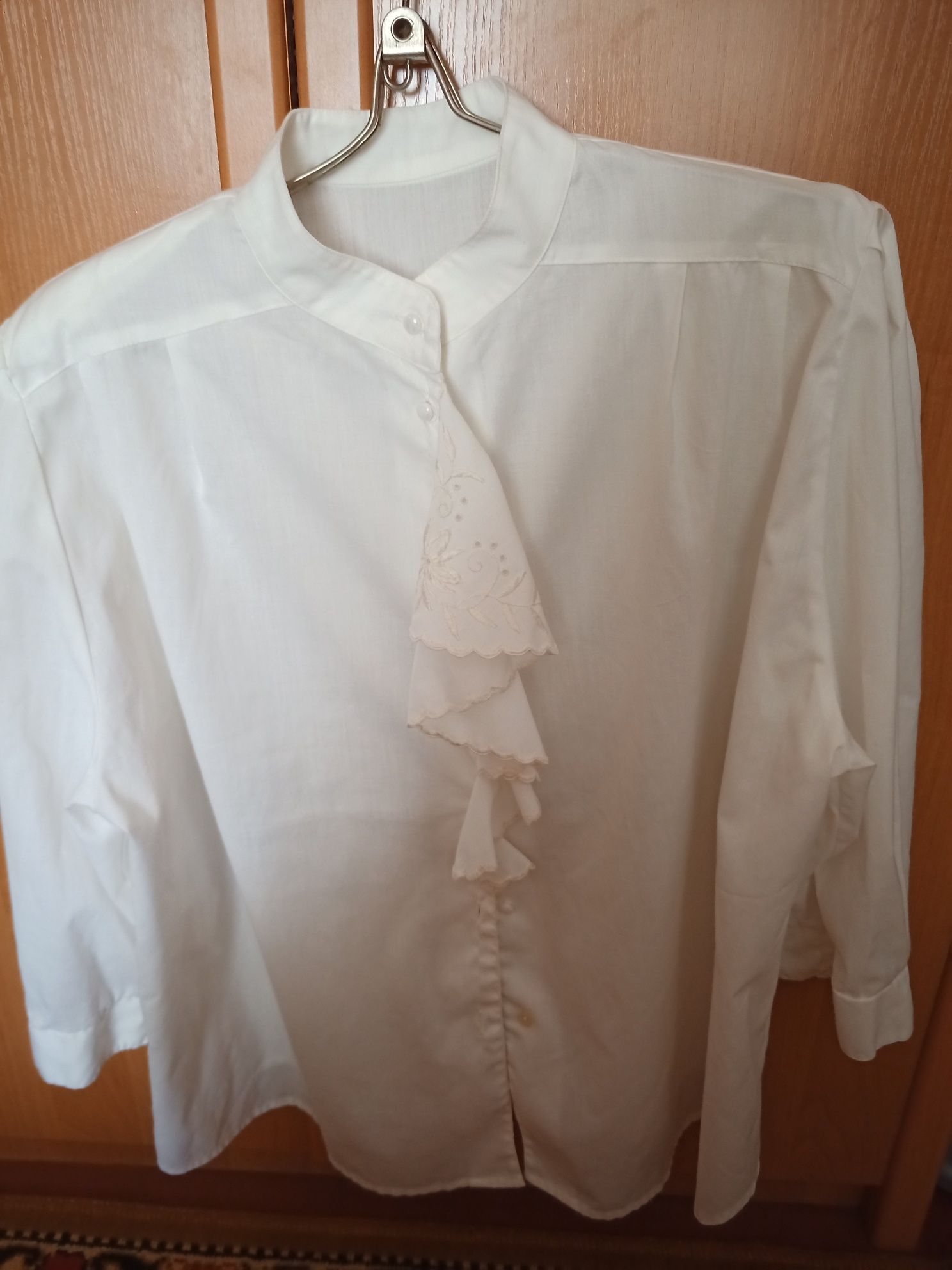 Блуза  нарядная женская. Размер 62.