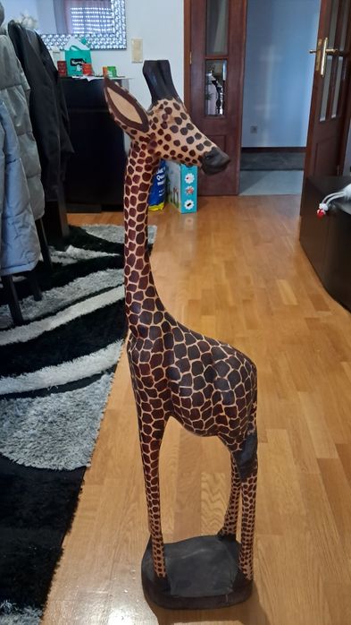 Girafa de madeira