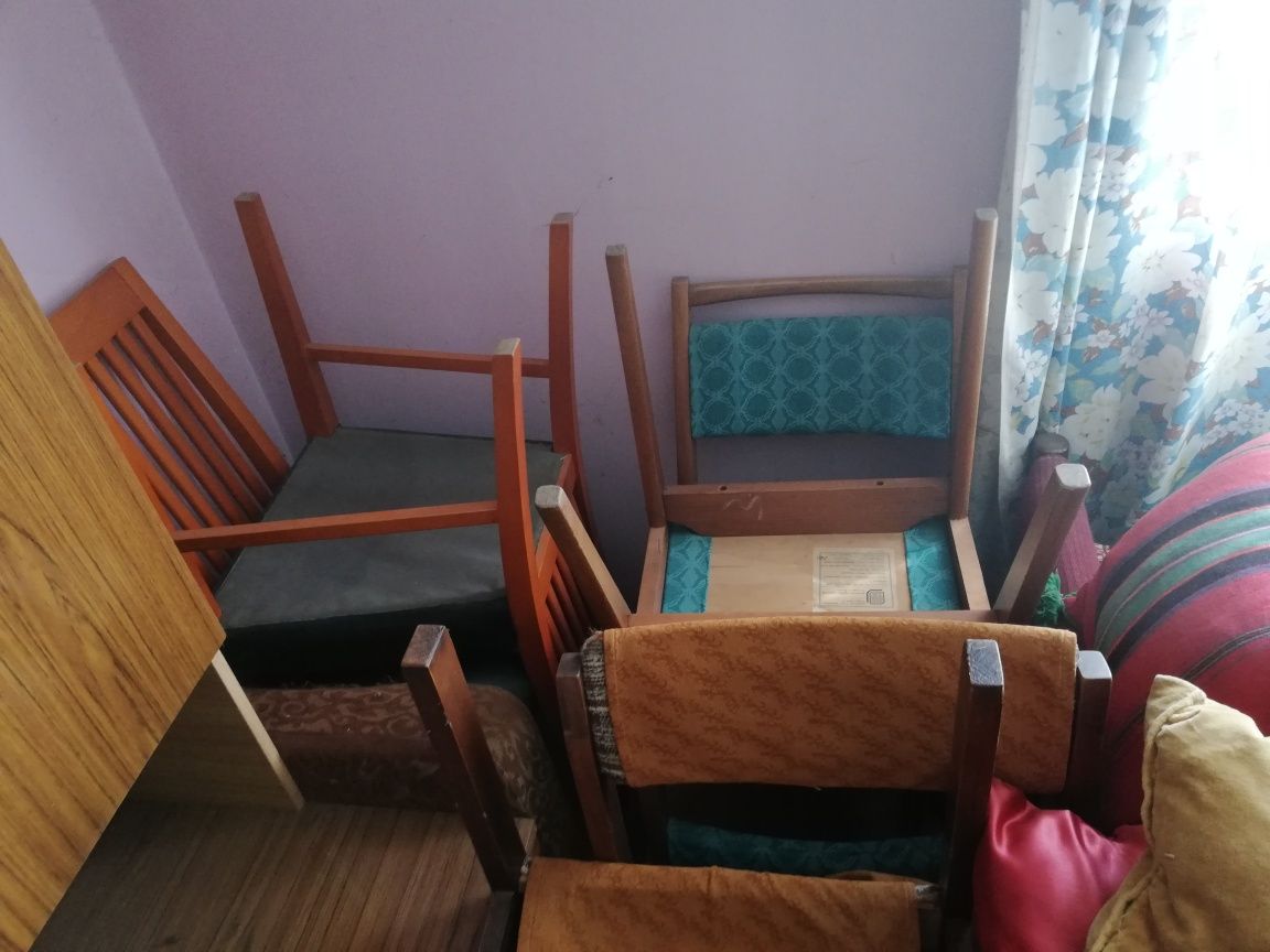 Meble i wyposażenie z całego domu z PRL