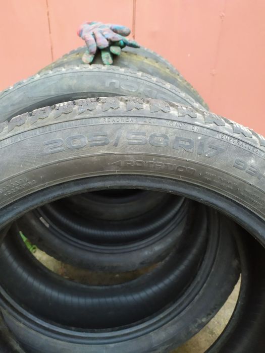 Резина зима nokian 205/50/r17