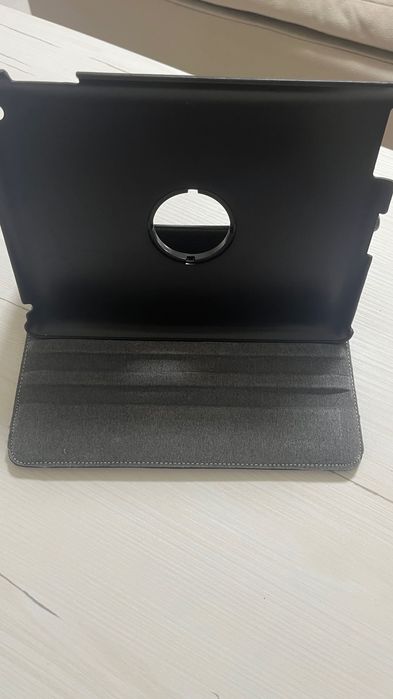 Capa Tablet Preta – com suporte integrado