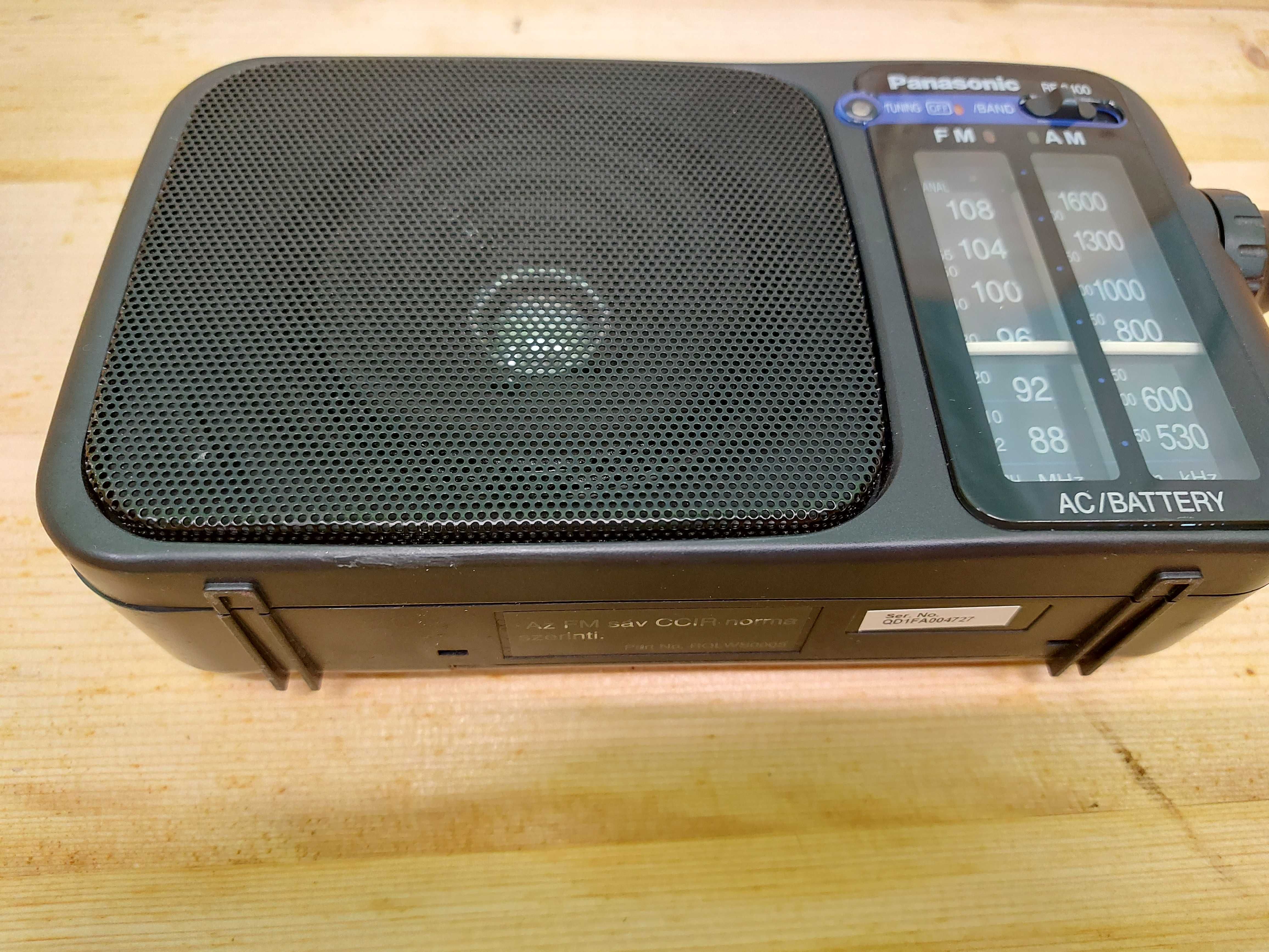 Radio sieciowo-bateryjne AM, FM Panasonic RF-2400