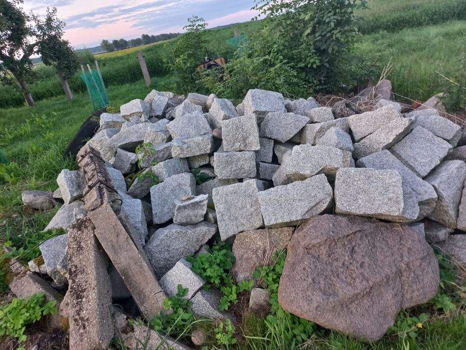 Sprzedam kostkę granitową duża