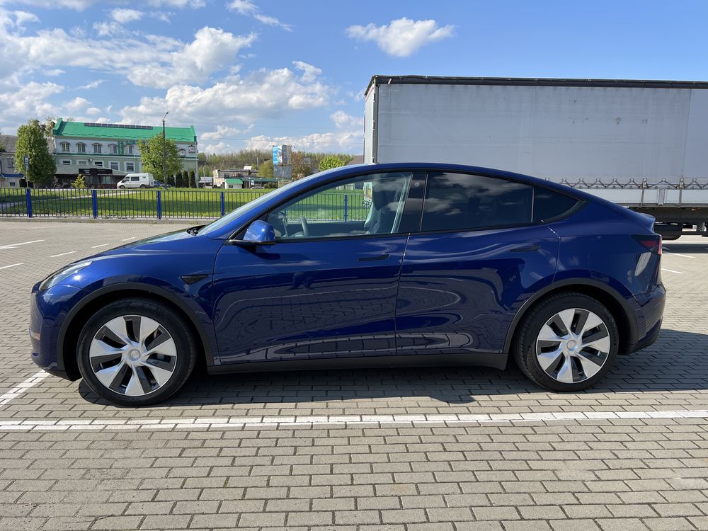 Tesla Model Y Long Range Dual Motor