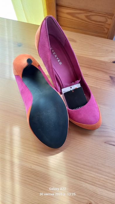Жіночі туфлі шкіряні