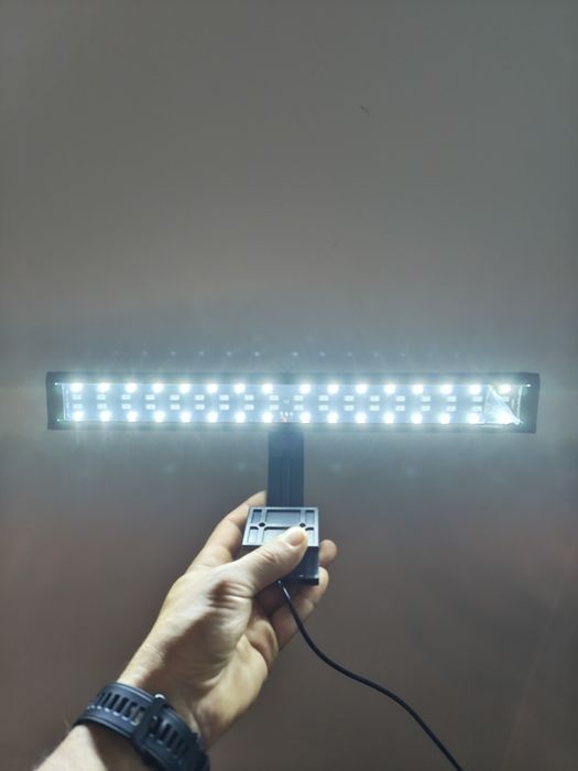 Oświetlenie LED do akwarium