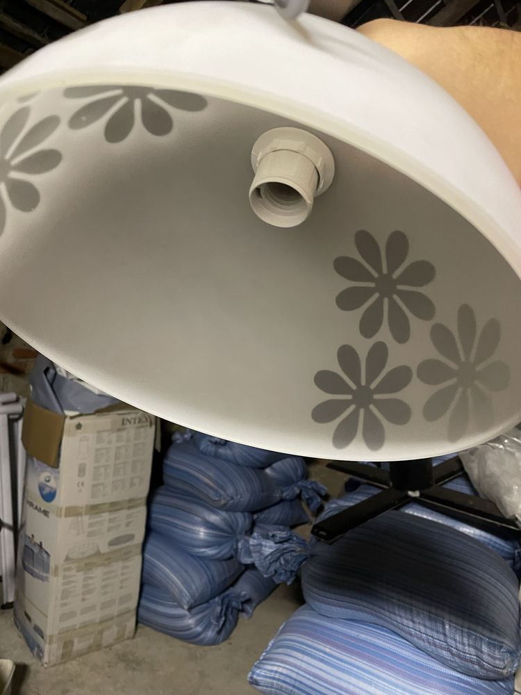 Lampa do pokoju dziecieciego.
