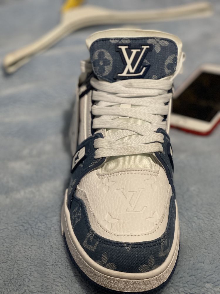 Louis Vuitton trainer LV