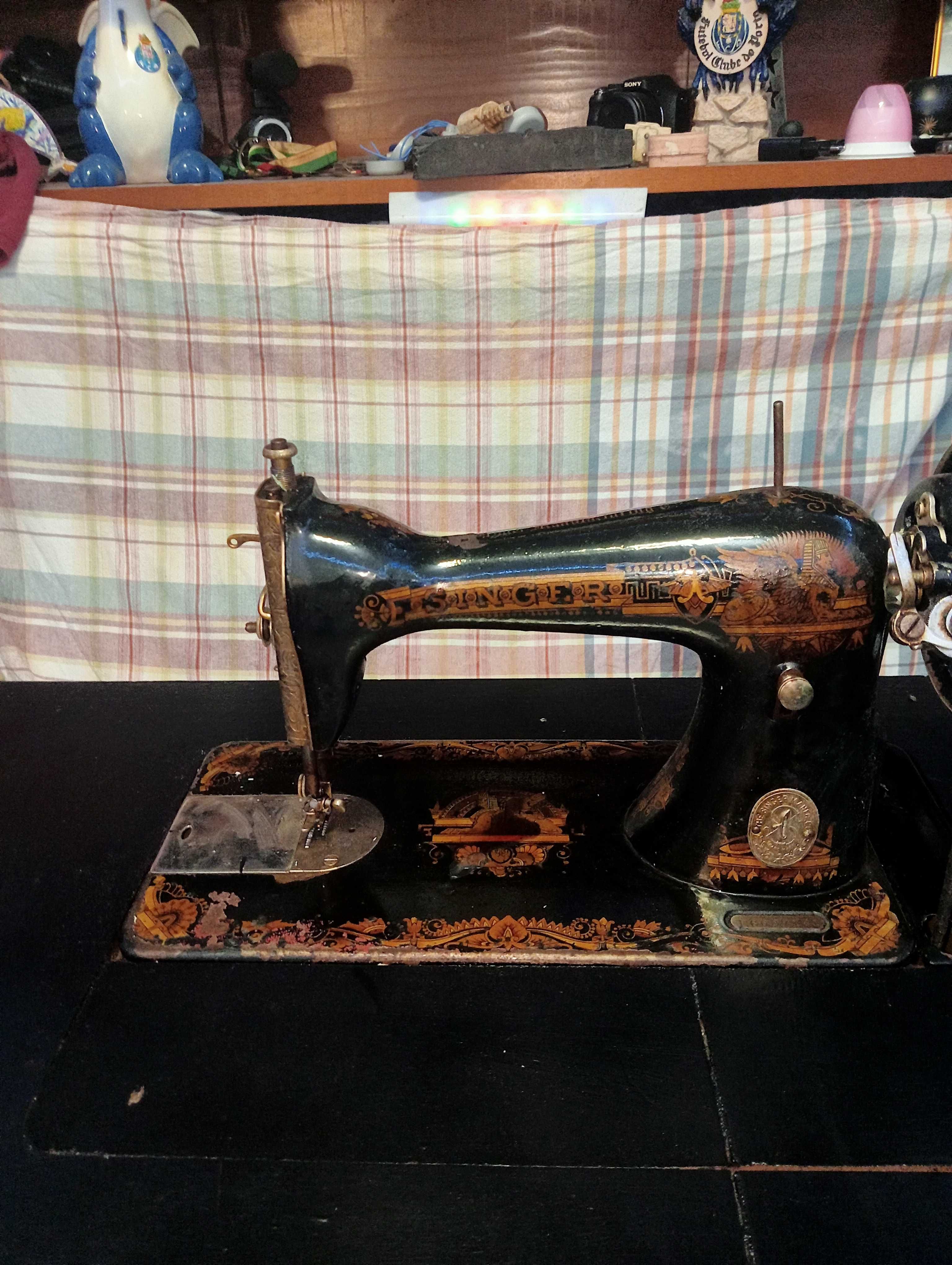 Maquina de costura Singer em ótimo estado