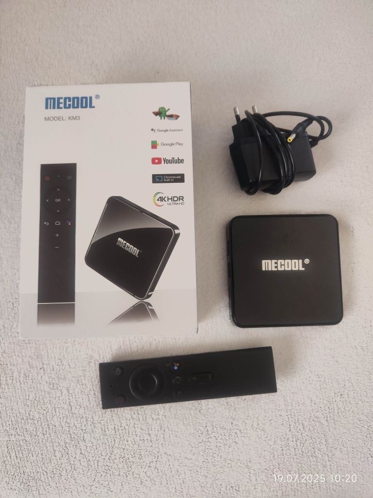 TV Box Smart TV Android Mecool KM3 64/4 GB pamięci.