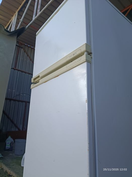 Frigorífico usado acessível