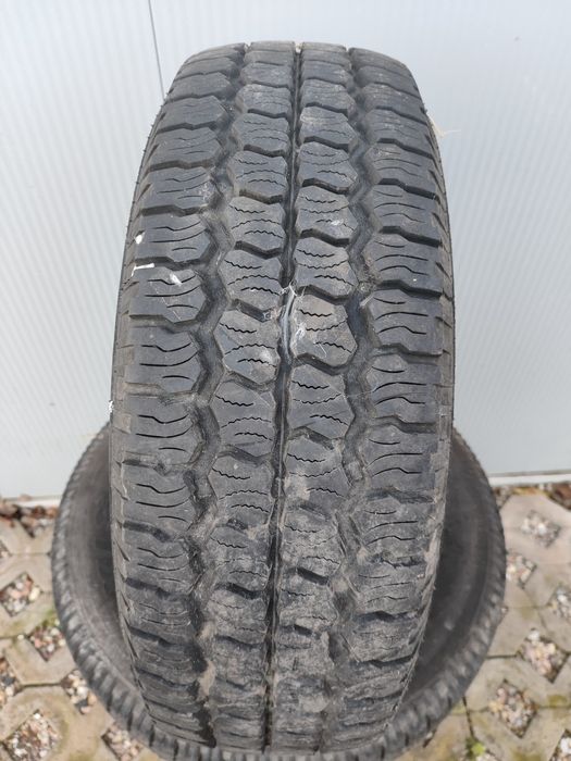 Opony wielosezonowe 215/70 R15C