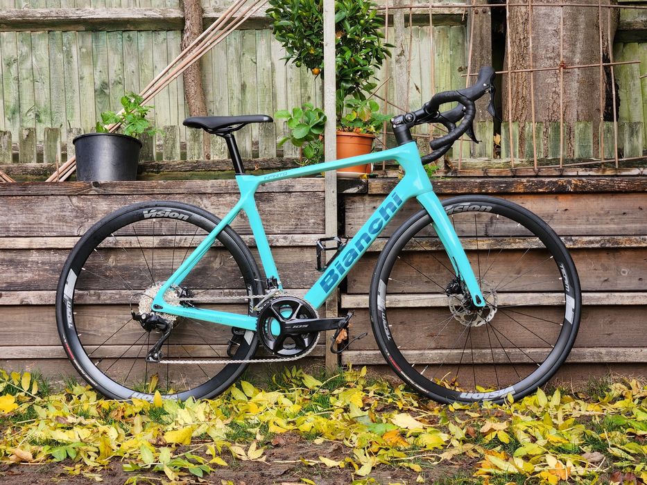 Rower szosowy Bianchi Infinto, full carbon 105 12s