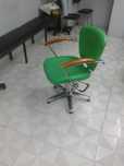 Cadeira mais 3 mesas Cabeleireiro