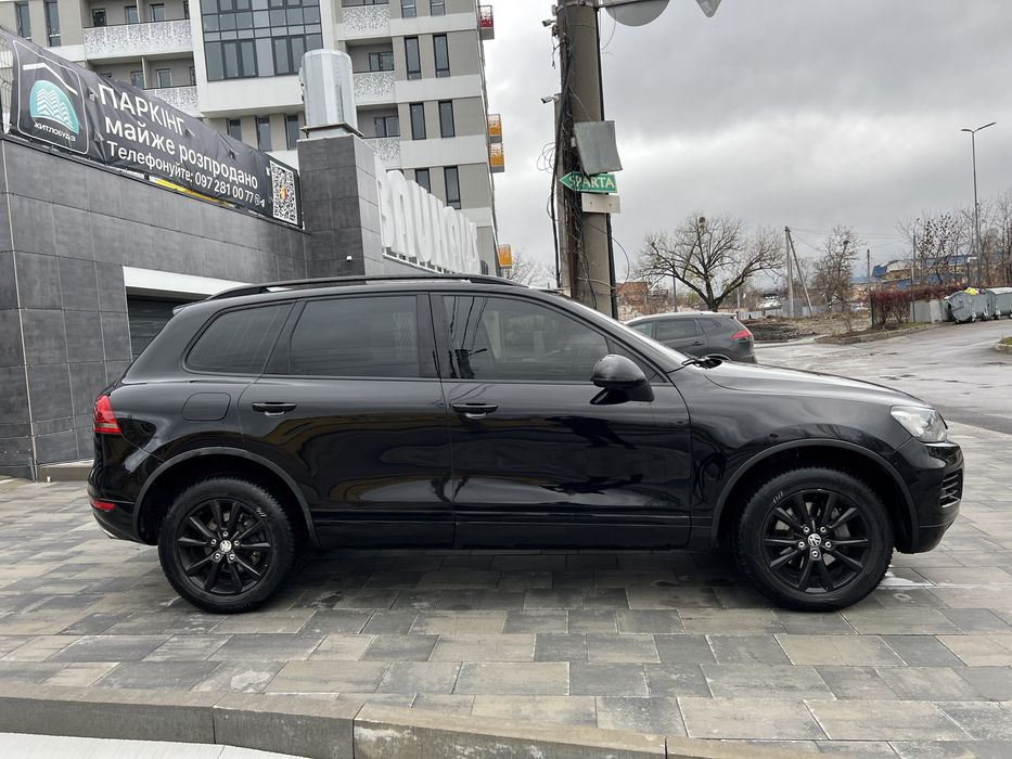 Volkswagen Touareg  2012 Official