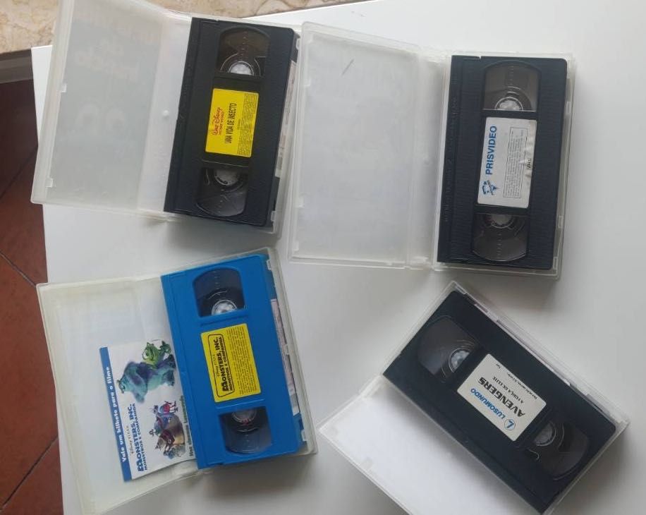 Cassetes VHS de filmes pokemon e outros (total 7 cassetes)