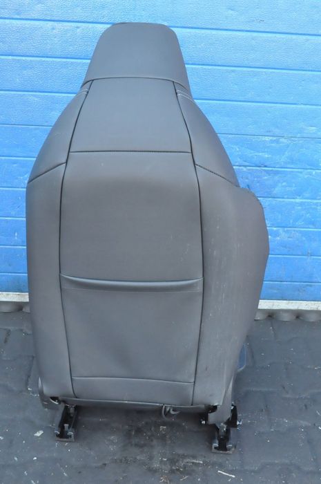 TOYOTA SUPRA MK5 GR PRZEKŁADKA WNĘTRZA FOTELE KANAPA BOCZKI SKÓRA 23R