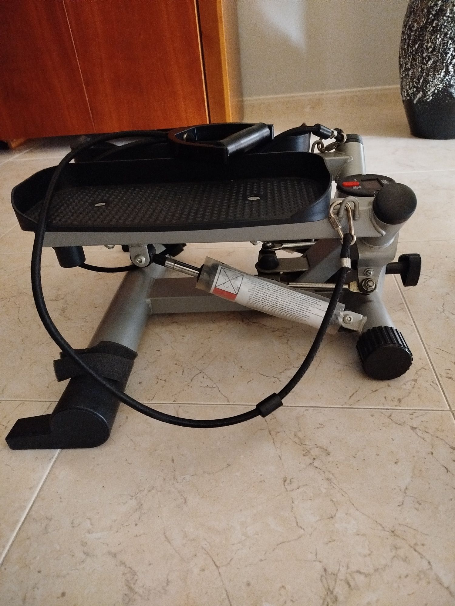 Máquina Step para pernas e braços
