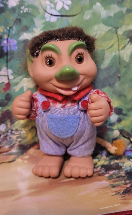 Zestaw trolli różnych marek