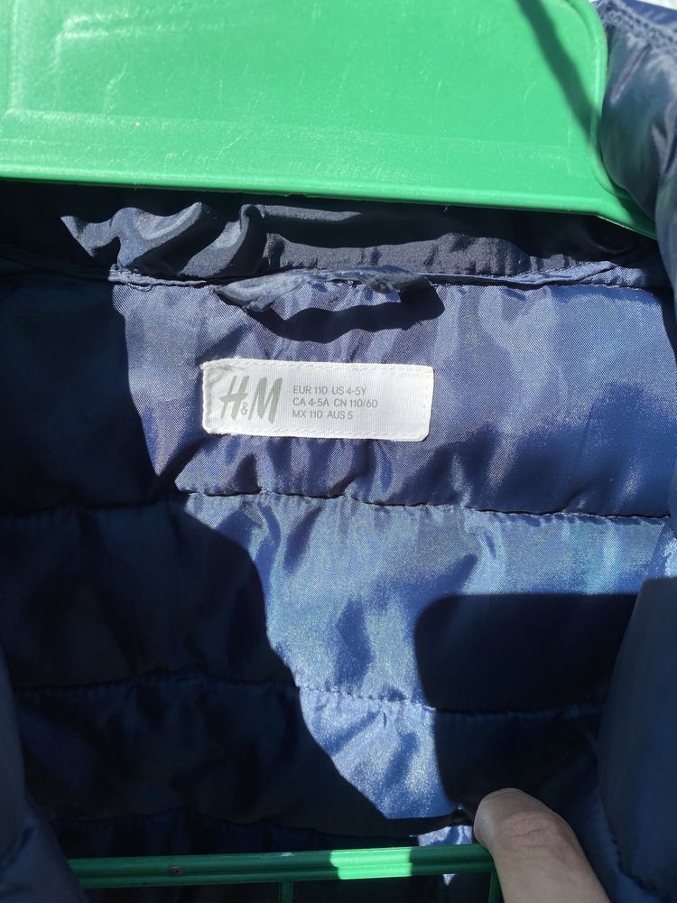 Куртка H&M демісєзонна  4-5р 110см