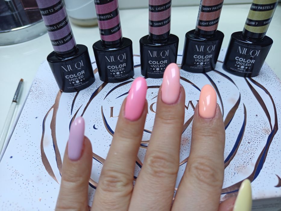 Shiny Pastels Violet NIUQI Hybrydowy lakier do paznokci