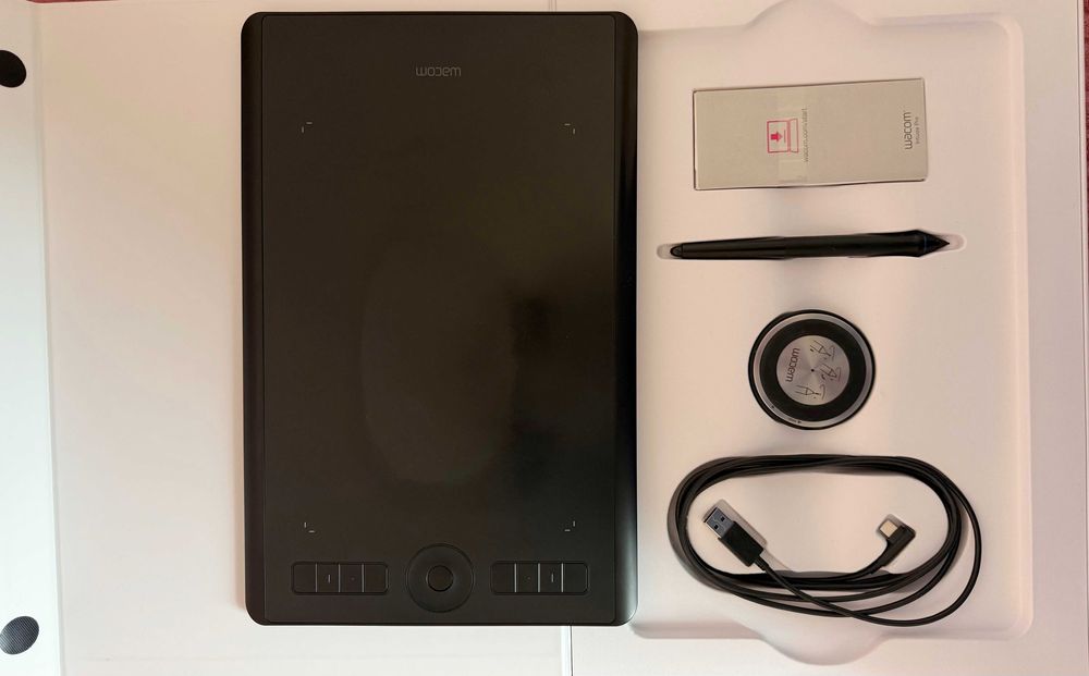 Графічний планшет Wacom Intuos Pro M (PTH-660)