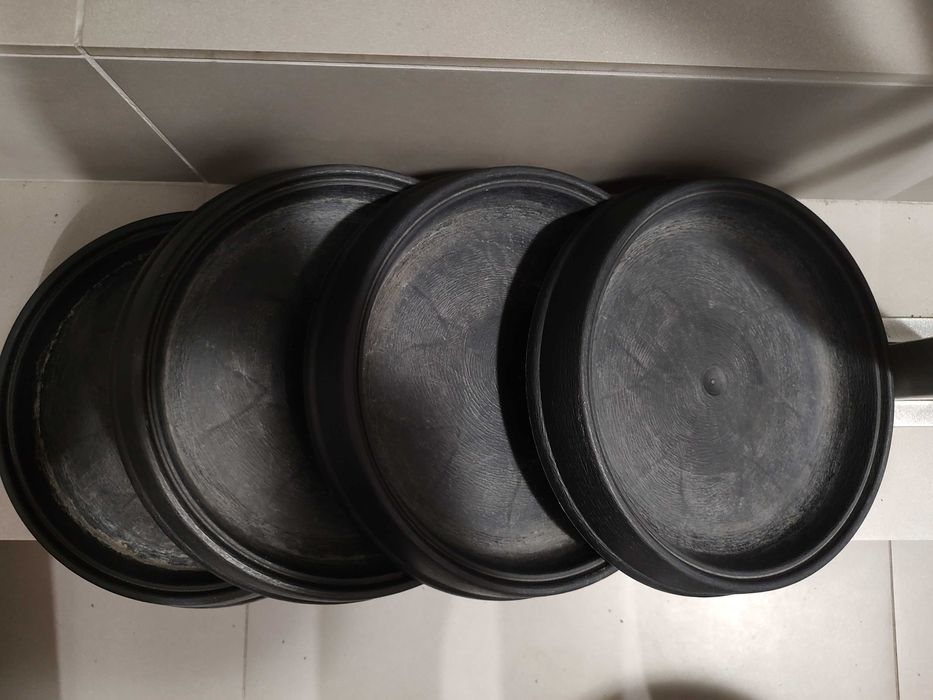 Doniczki plastikowe Massive DBC30 + Podstawki PR27 antracyt 4szt 30 cm