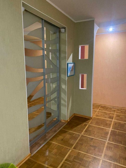 Сдам трёхкомнатная квартиру  на Черёмушках