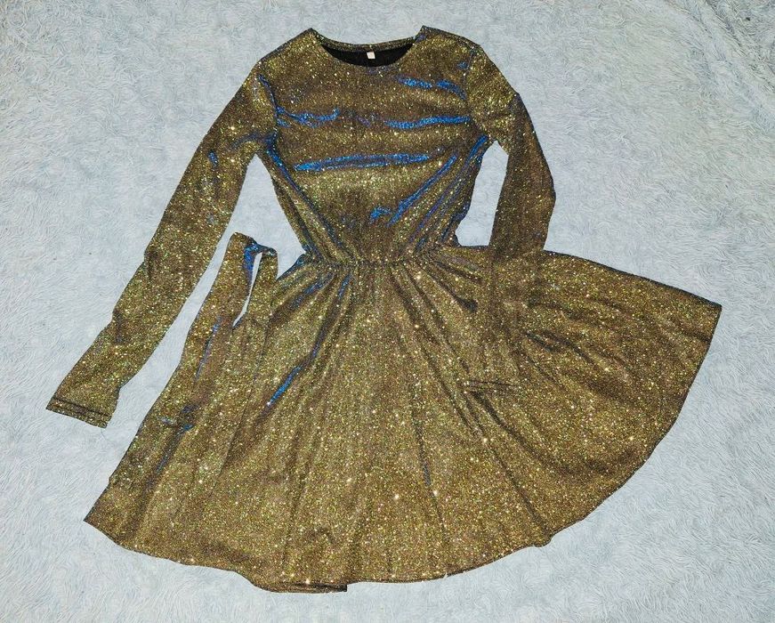 Сукня блискуча з поясом