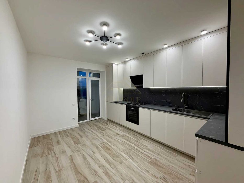 Продаж 1-кімнатної квартири з краєвидом на річку