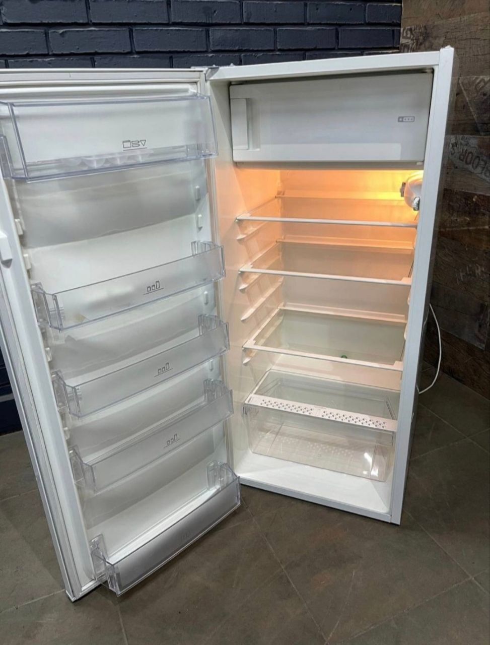 Холодильник 165 см Electrolux RT678G з Європи, допоможу з доставкою.