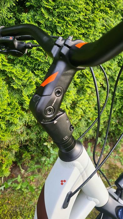 Rower Cube Touring, jak nowy 28"