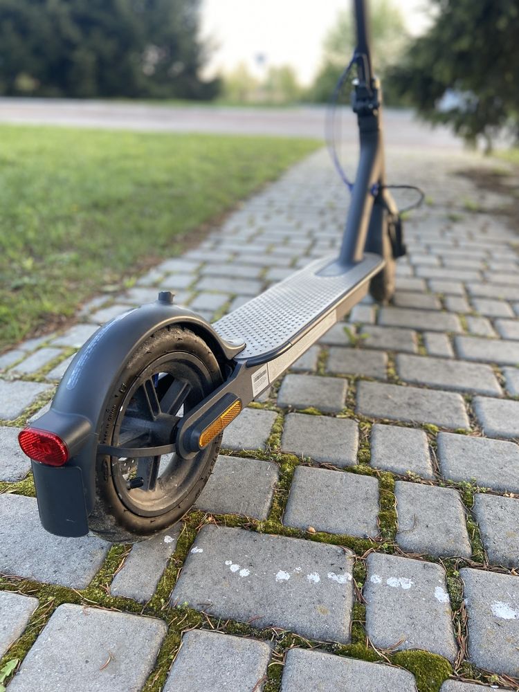 Продам Електросамокат Xiaomi Electric Scooter 3