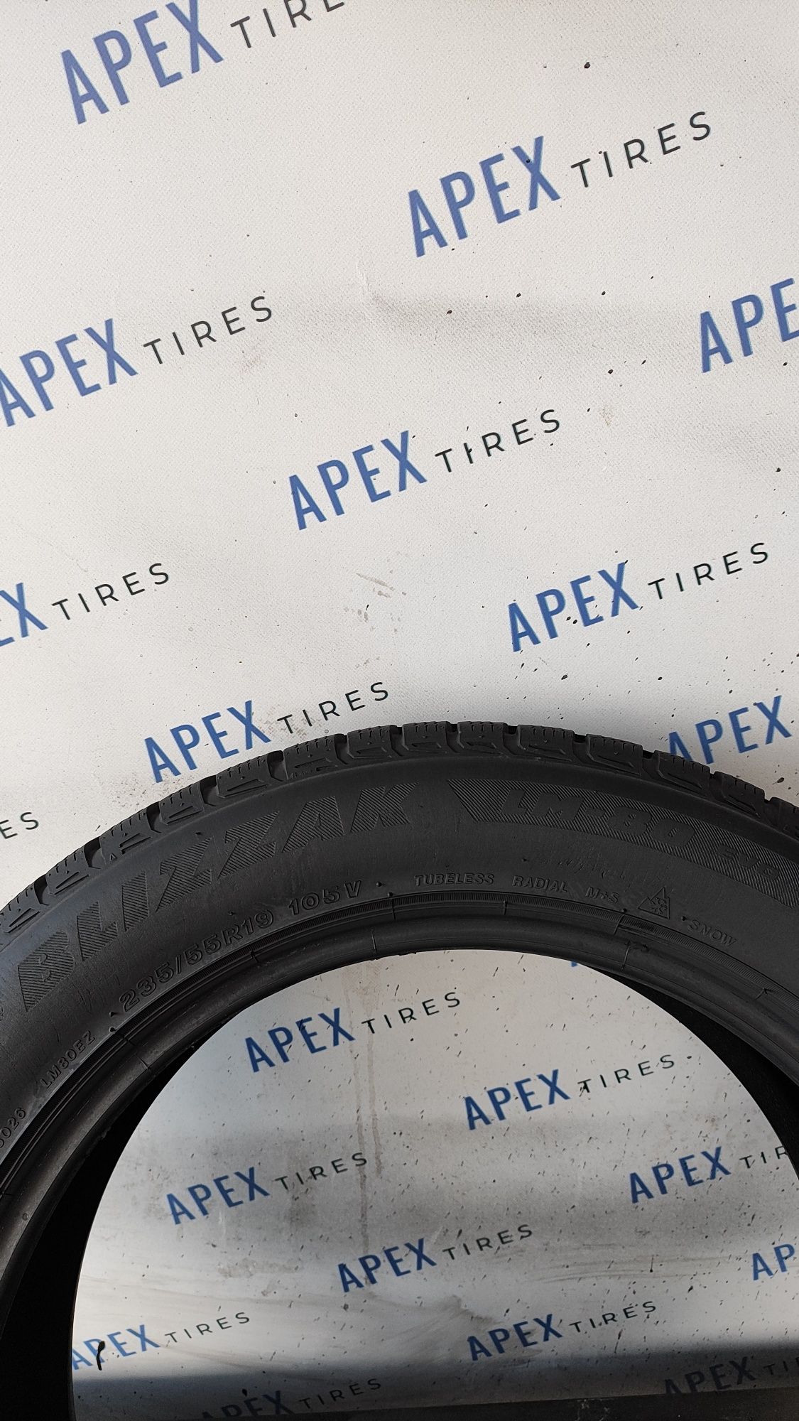 Зимові шини Bridgestone 235/55 R19 235*55 19 Blizzak Lm - 80 evo