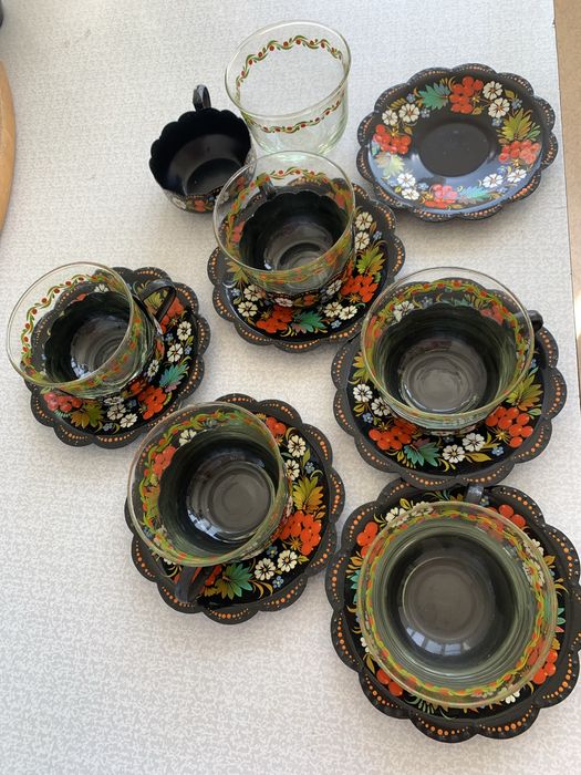 Сервиз из 6 чашек метал с росписью .