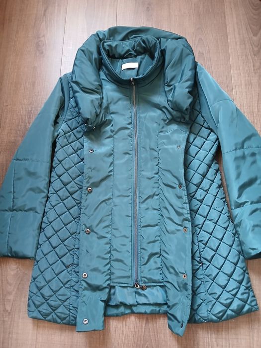 Красива жіноча куртка, стьобана, з паєтками. 48-50р.